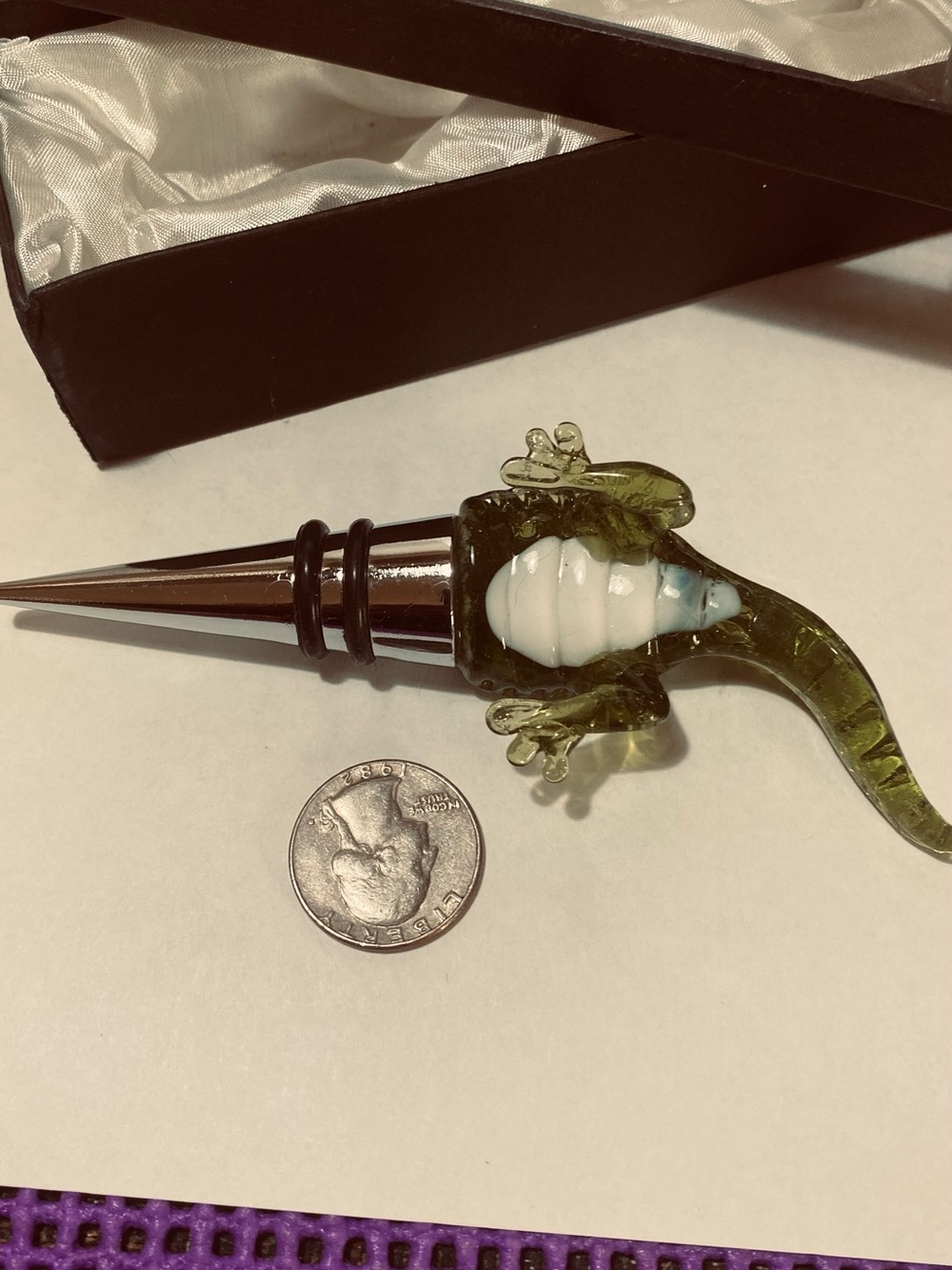 Glass Lizard Wine Bottle Stopper in Olive Green